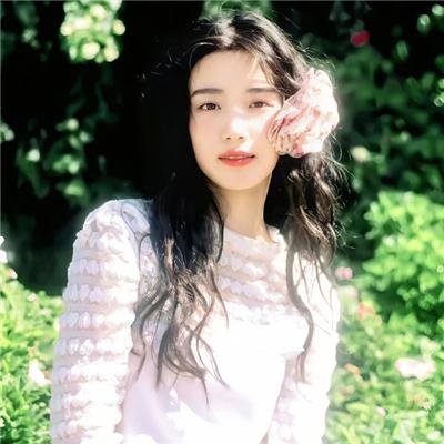 黑衣女孩